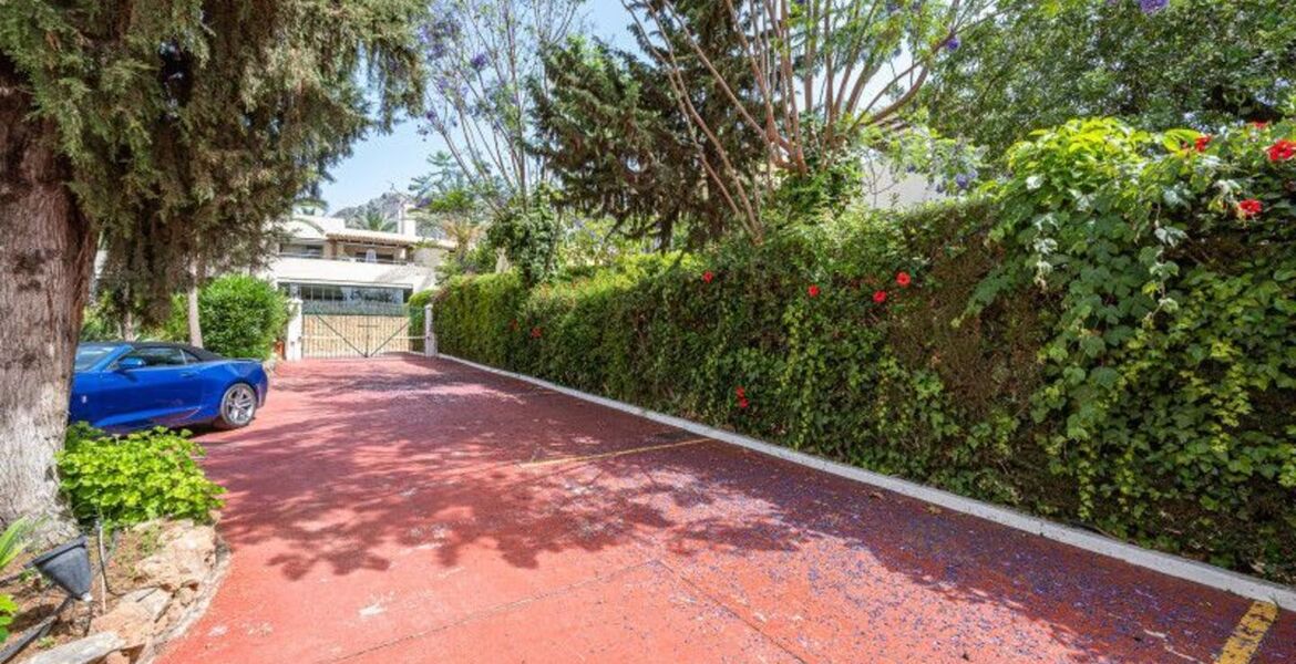 Townhouse for rent in Golden Mile