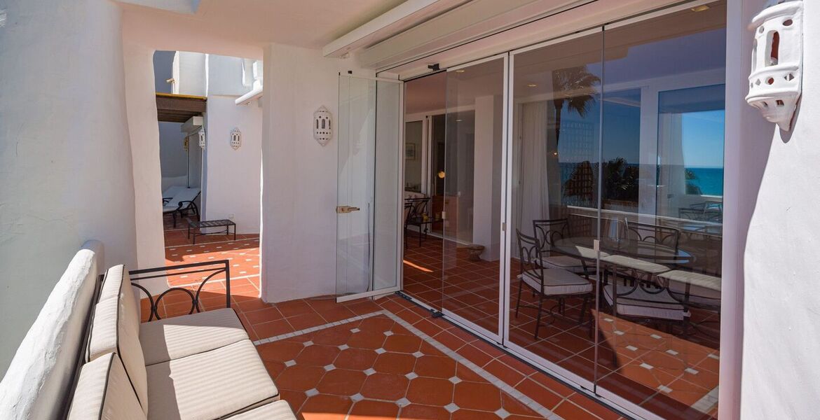 Apartment beachfront close to Laguna Banus