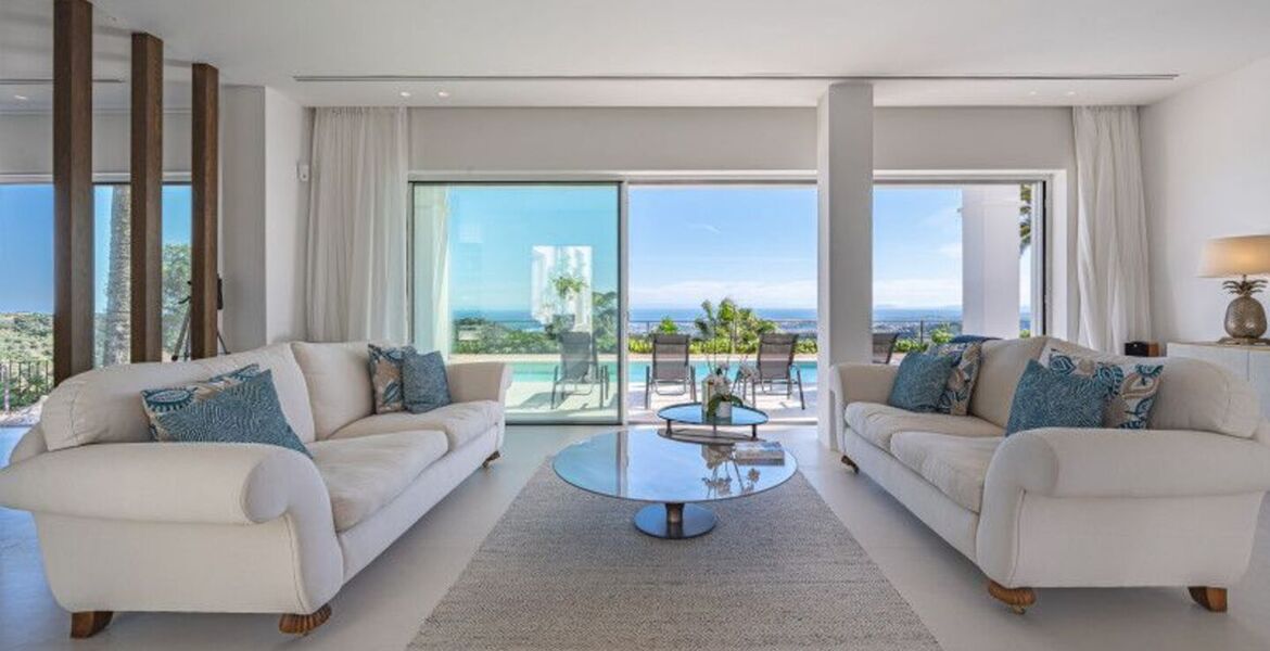 Luxurious 4-bedroom Villa