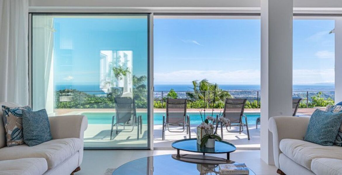 Luxurious 4-bedroom Villa