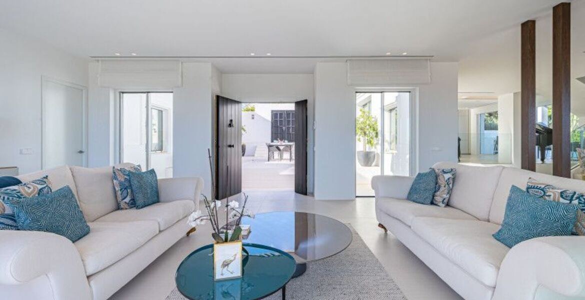 Luxurious 4-bedroom Villa