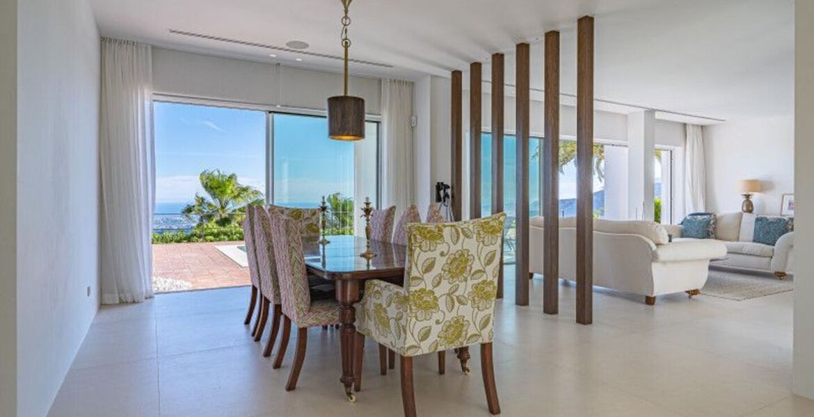 Luxurious 4-bedroom Villa