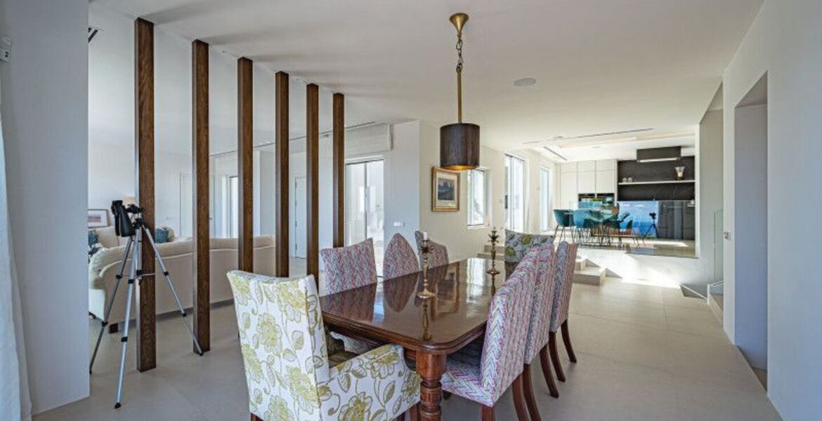 Luxurious 4-bedroom Villa