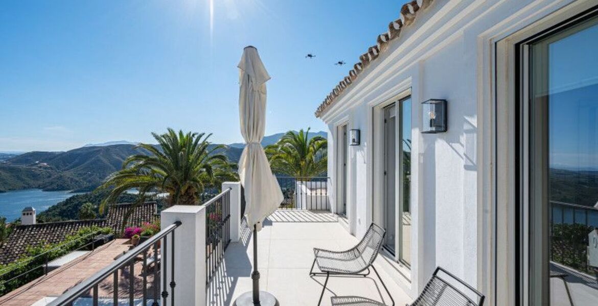Luxurious 4-bedroom Villa