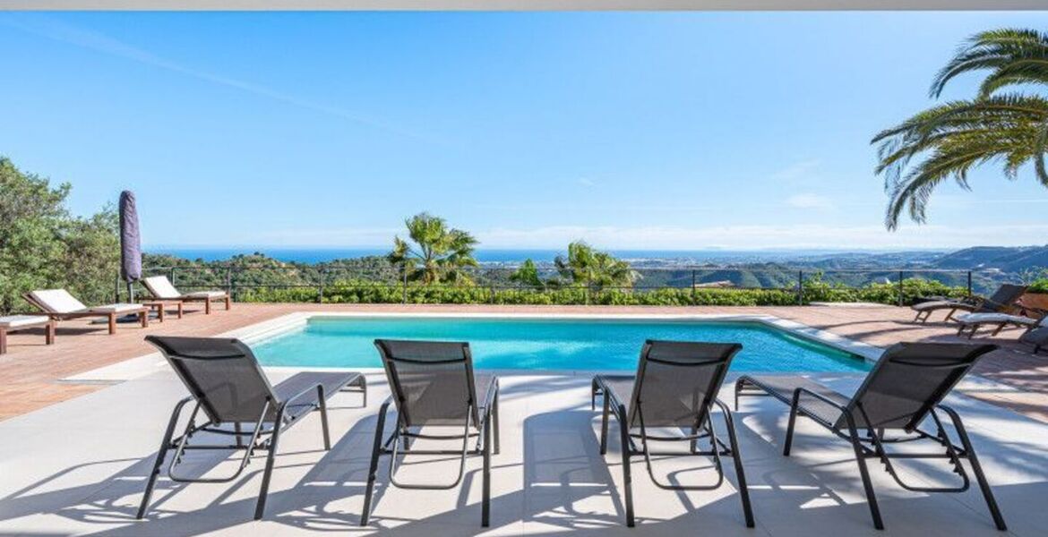 Luxurious 4-bedroom Villa