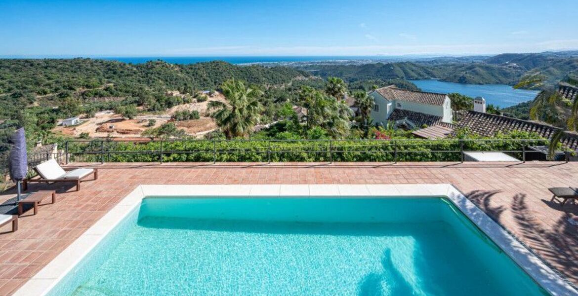 Luxurious 4-bedroom Villa