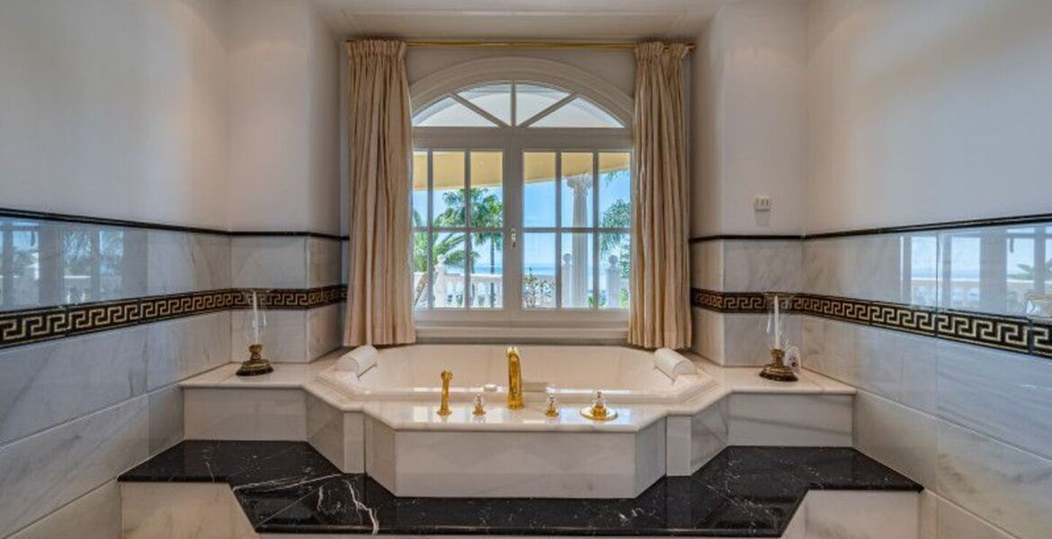 Villa en alquiler en Milla de Oro Marbella