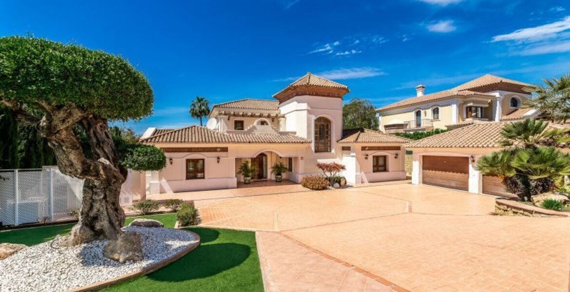 Villa for rent in Benahavis