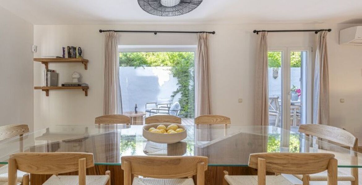 Townhouse for rent in Golden Mile
