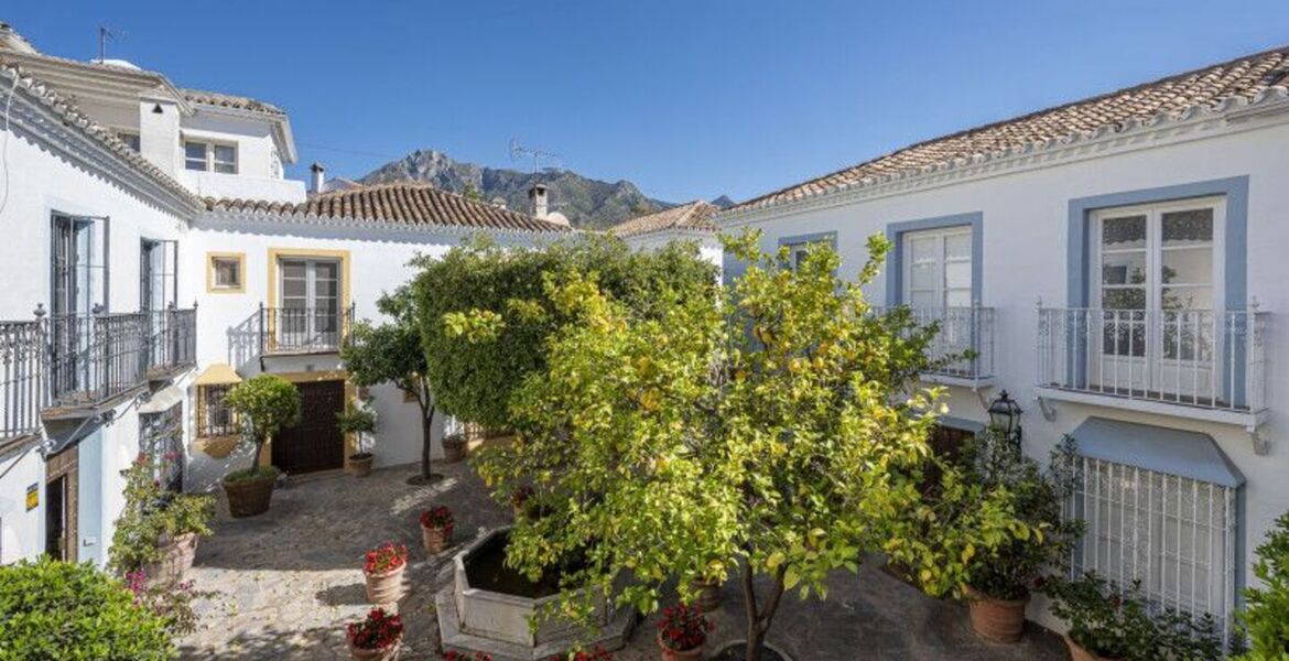Townhouse for rent in Golden Mile