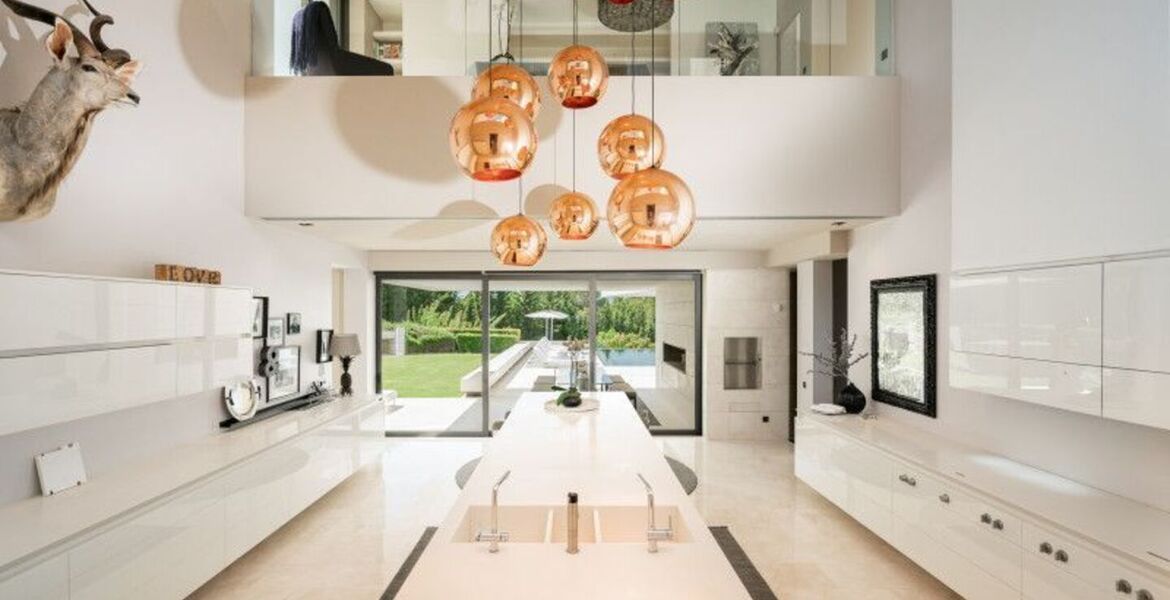 Villa en alquiler en Milla de Oro Marbella