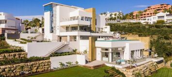 Villa for rent in Benahavis