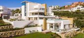 Villa for rent in Benahavis