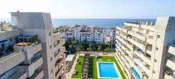 Luxury 2-Bedroom Apartment in Marina Banús Marbella