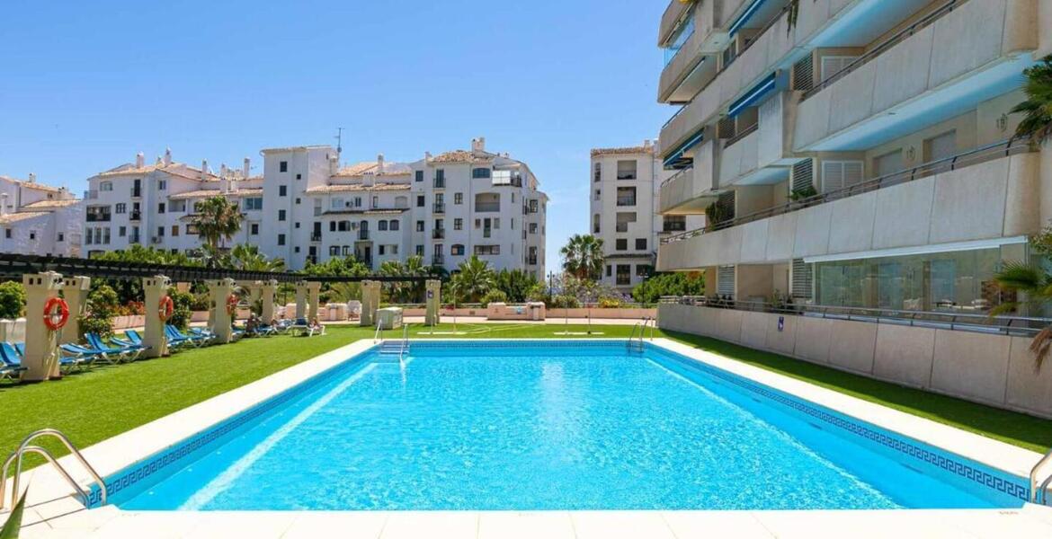 Luxury 2-Bedroom Apartment in Marina Banús Marbella