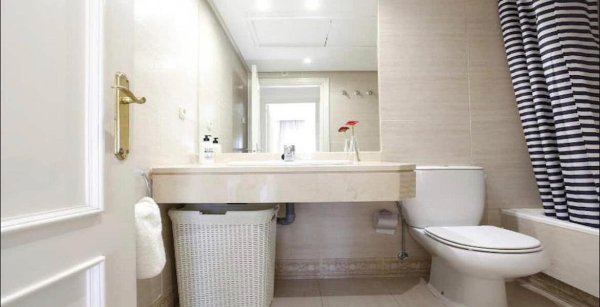 Luxury 2-Bedroom Apartment in Marina Banús Marbella