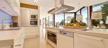 Luxury 7-Bedroom Villa in Marbella