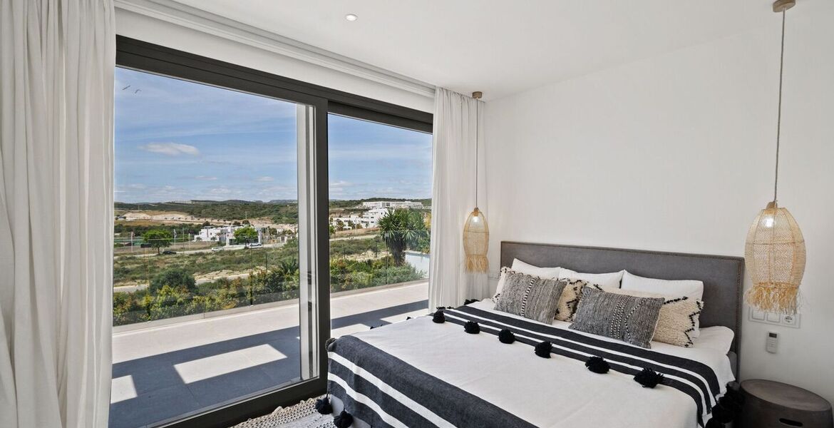 Contemporary Villa in Estepona with Infinity Pool