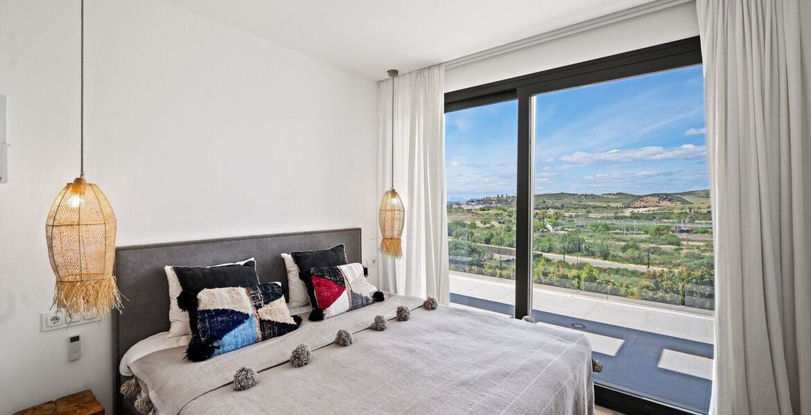 Contemporary Villa in Estepona with Infinity Pool