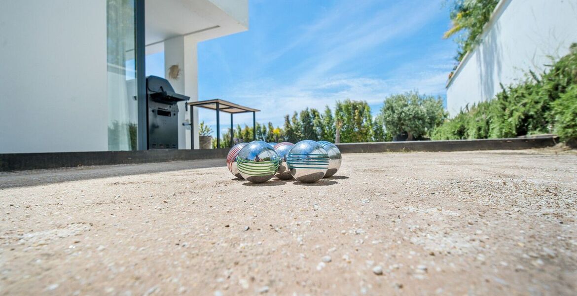 Contemporary Villa in Estepona with Infinity Pool