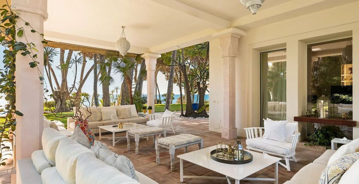 Beachfront Villa on Marbella's Golden Mile
