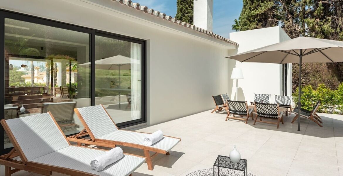 Villa in El Paraíso Estepona with Stunning Views