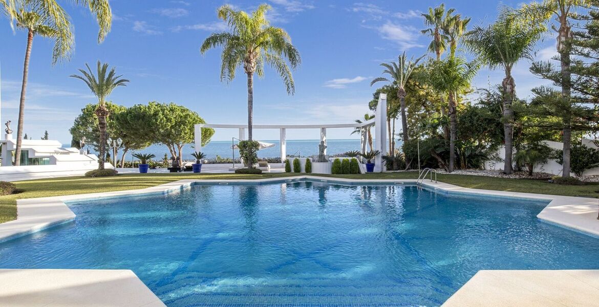 Luxury 7-Bedroom Villa in La Cerquilla, Marbella with Stunni