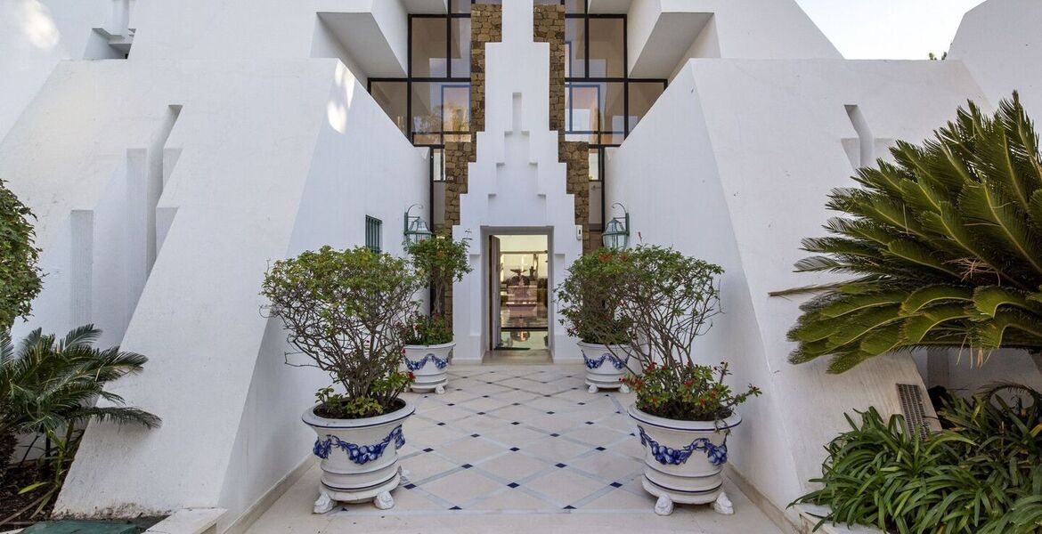 Luxury 7-Bedroom Villa in La Cerquilla, Marbella with Stunni