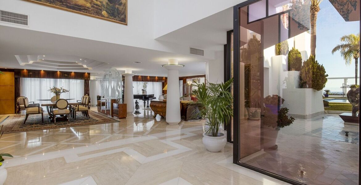 Luxury 7-Bedroom Villa in La Cerquilla, Marbella with Stunni