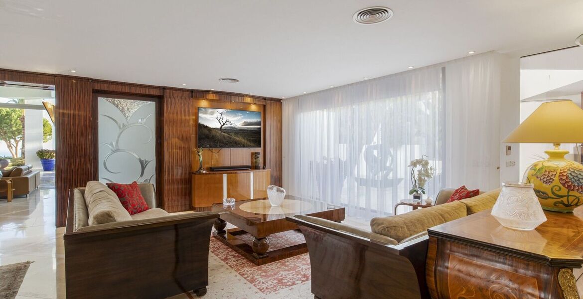 Luxury 7-Bedroom Villa in La Cerquilla, Marbella with Stunni