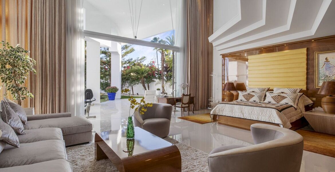 Luxury 7-Bedroom Villa in La Cerquilla, Marbella with Stunni