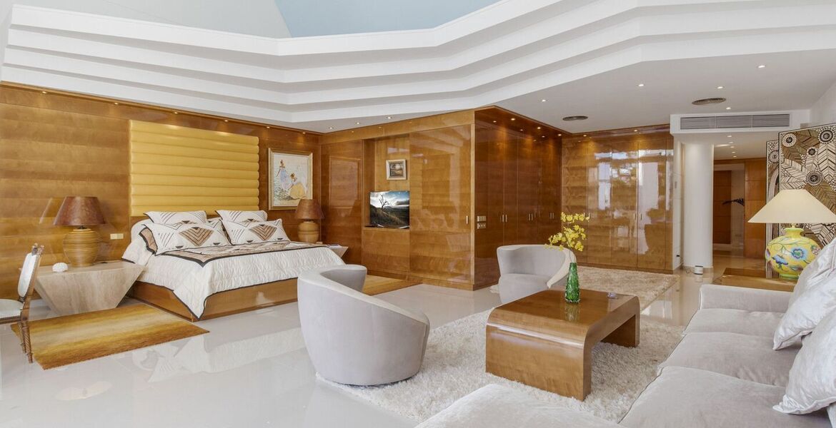 Luxury 7-Bedroom Villa in La Cerquilla, Marbella with Stunni