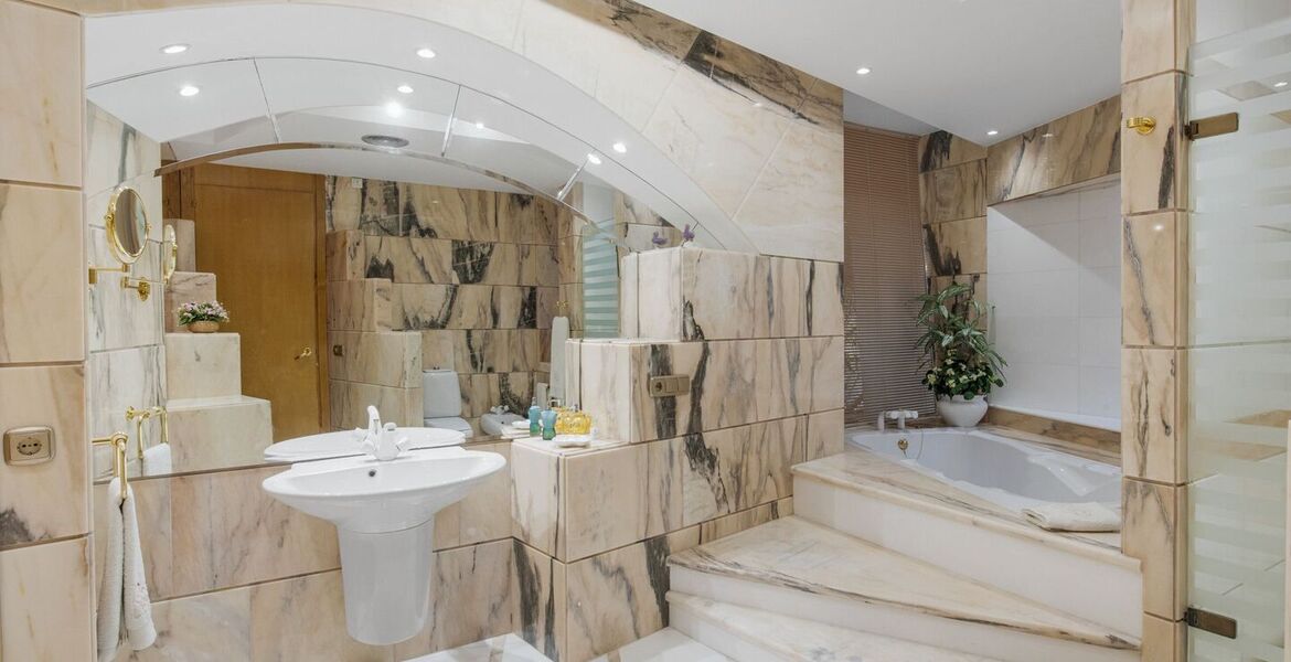 Luxury 7-Bedroom Villa in La Cerquilla, Marbella with Stunni