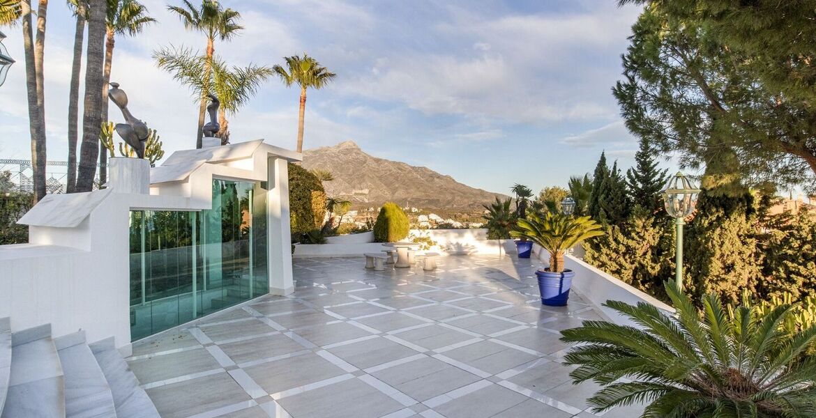 Luxury 7-Bedroom Villa in La Cerquilla, Marbella with Stunni