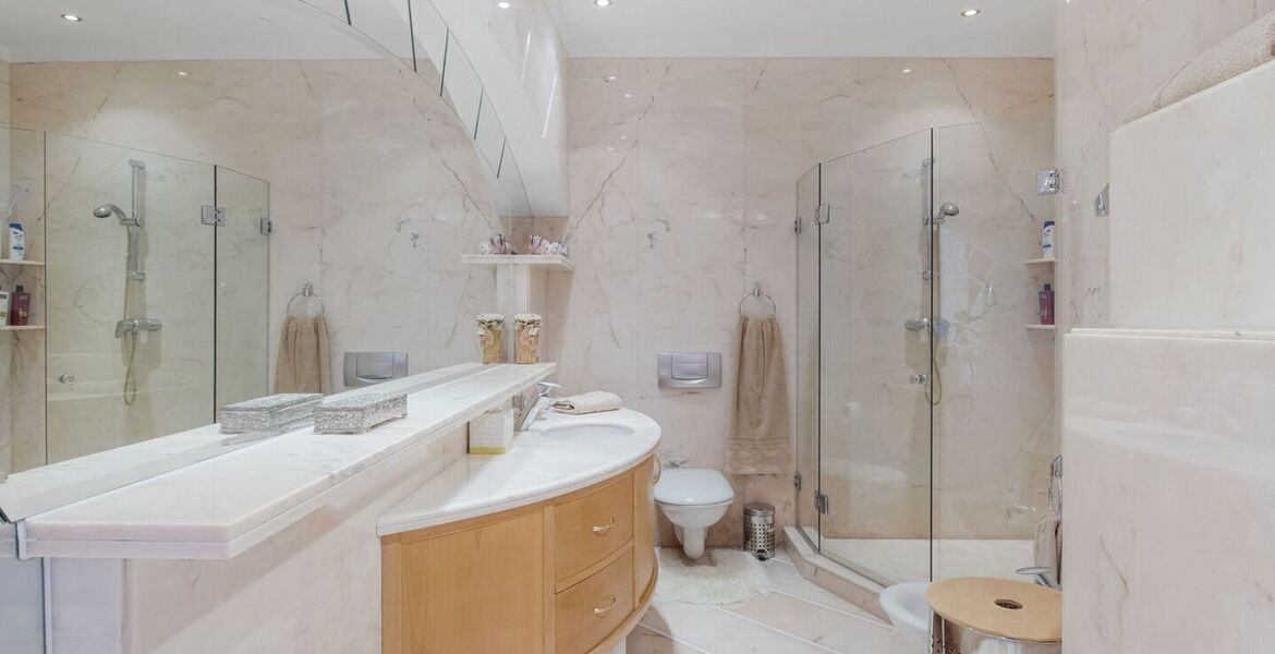 Luxury 7-Bedroom Villa in La Cerquilla, Marbella with Stunni