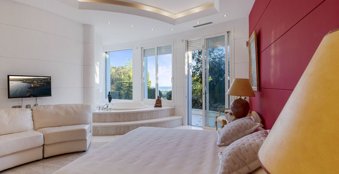 Luxury 7-Bedroom Villa in La Cerquilla, Marbella with Stunni