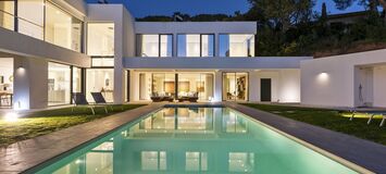 Elegant Modern Villa in the Heart of Elviria, Marbella