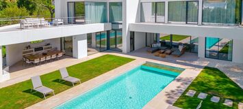 Elegant Modern Villa in the Heart of Elviria, Marbella