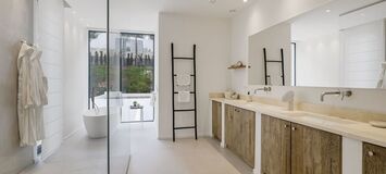 Elegant Modern Villa in the Heart of Elviria, Marbella