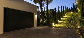 Elegant Modern Villa in the Heart of Elviria, Marbella