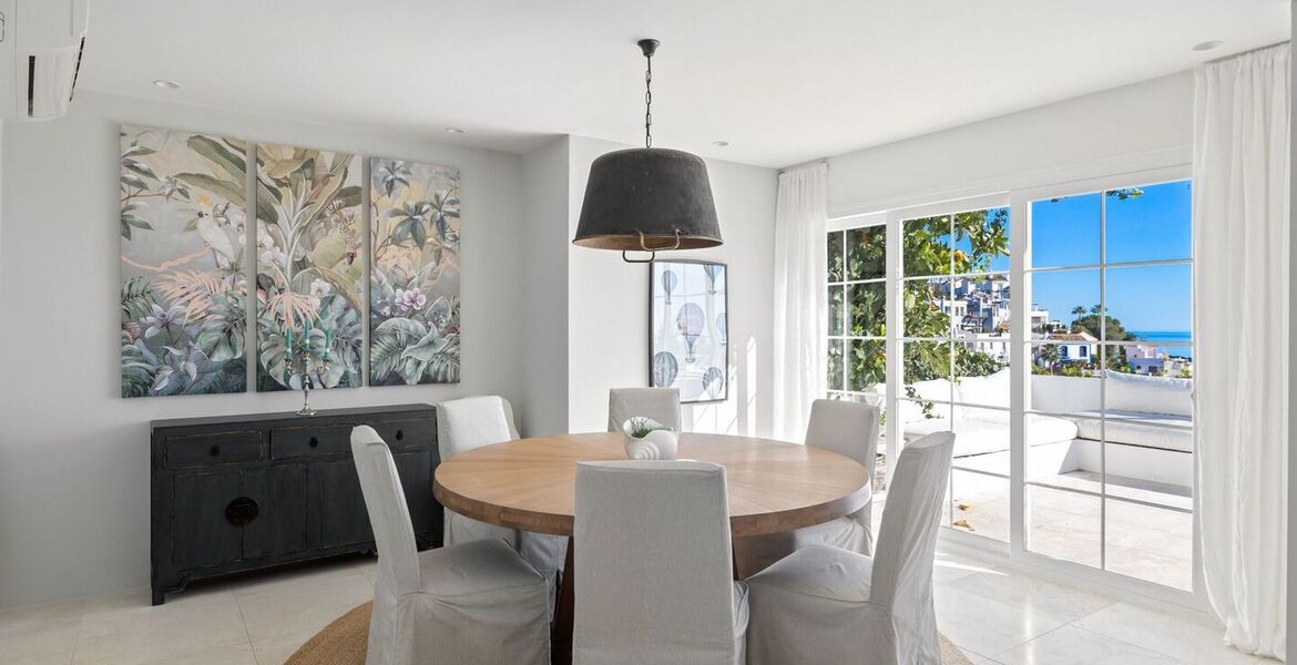 Chic Townhouse with Panoramic Sea and Mountain Views