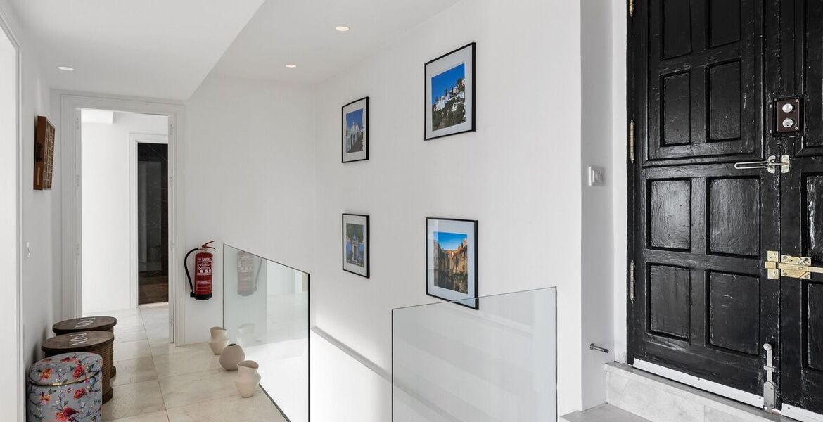 Chic Townhouse with Panoramic Sea and Mountain Views