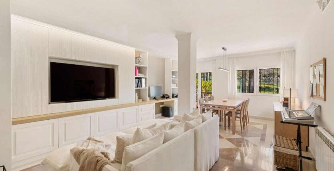 Elegant Duplex Penthouse in Marbella's Golden Mile