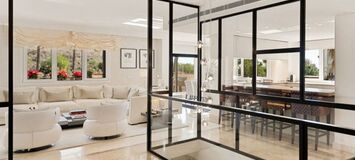Elegant Duplex Penthouse in Marbella's Golden Mile
