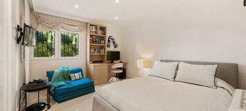 Elegant Duplex Penthouse in Marbella's Golden Mile