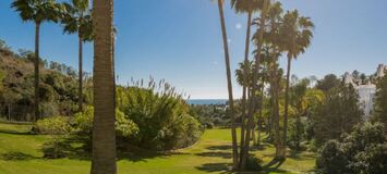Elegant Duplex Penthouse in Marbella's Golden Mile