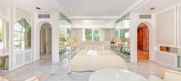 Exceptional Duplex Apartment in Prestigious Puerto Banús