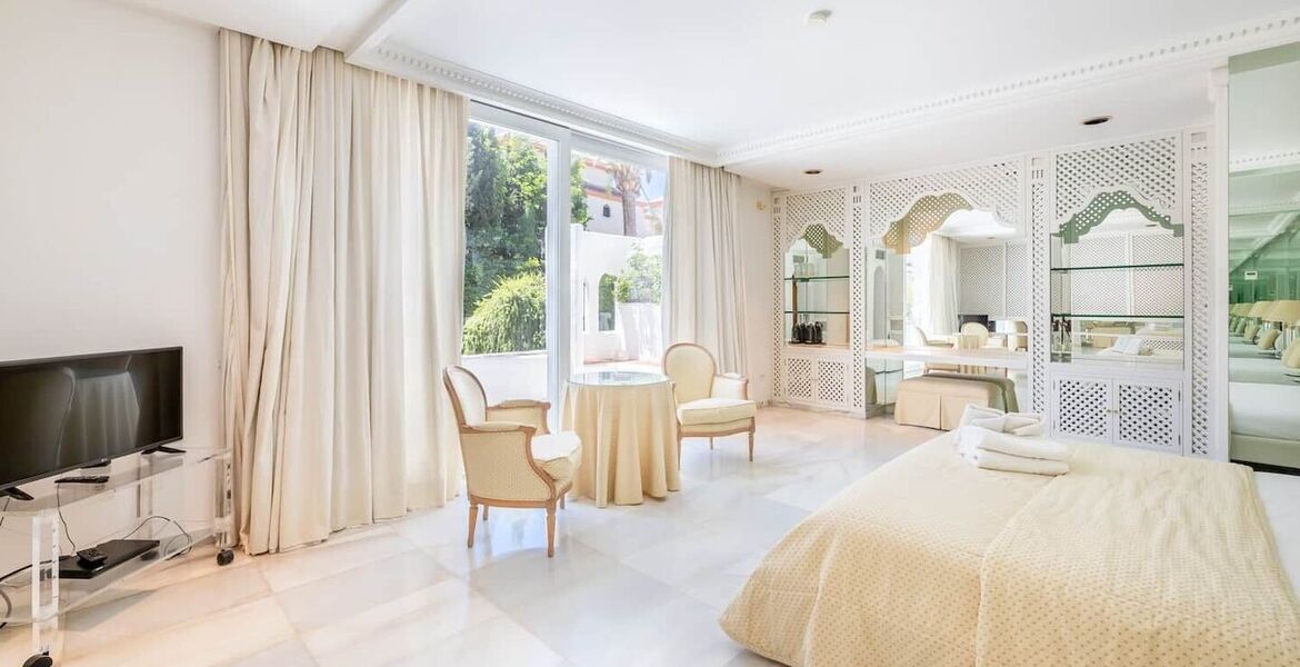 Exceptional Duplex Apartment in Prestigious Puerto Banús