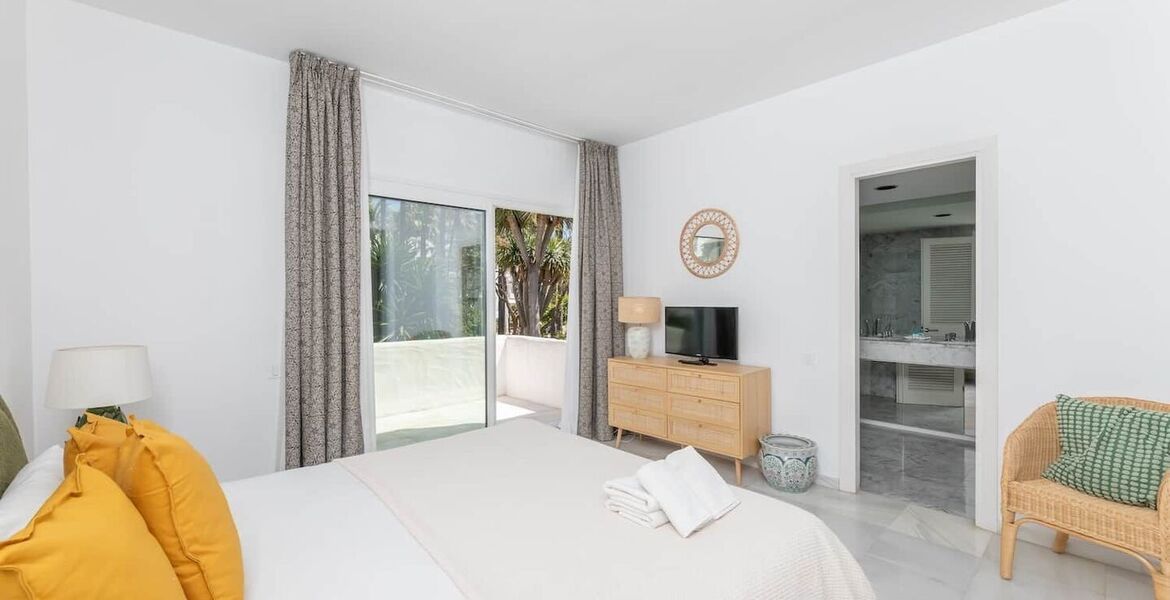 Exceptional Duplex Apartment in Prestigious Puerto Banús
