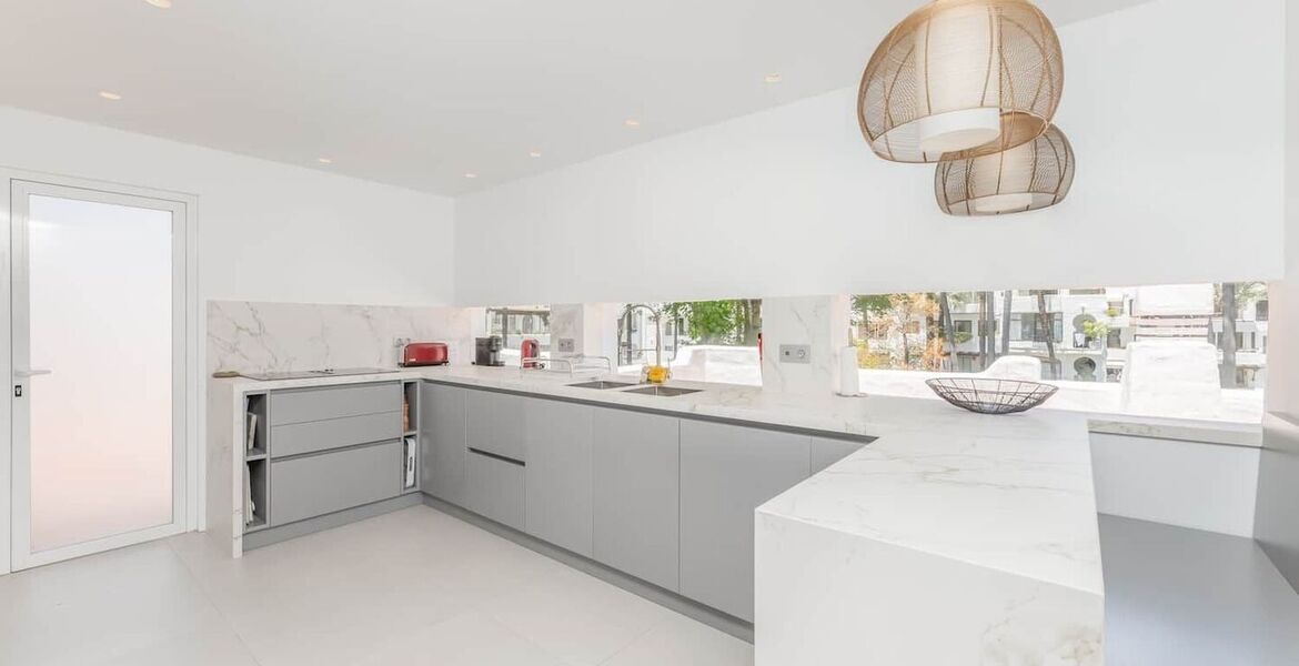 Exceptional Duplex Apartment in Prestigious Puerto Banús